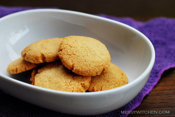 Tahini Almond Cookies